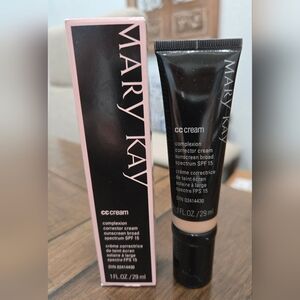 Mary Kay CC Cream - Light To Medium